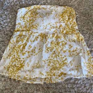 Brand new strapless top